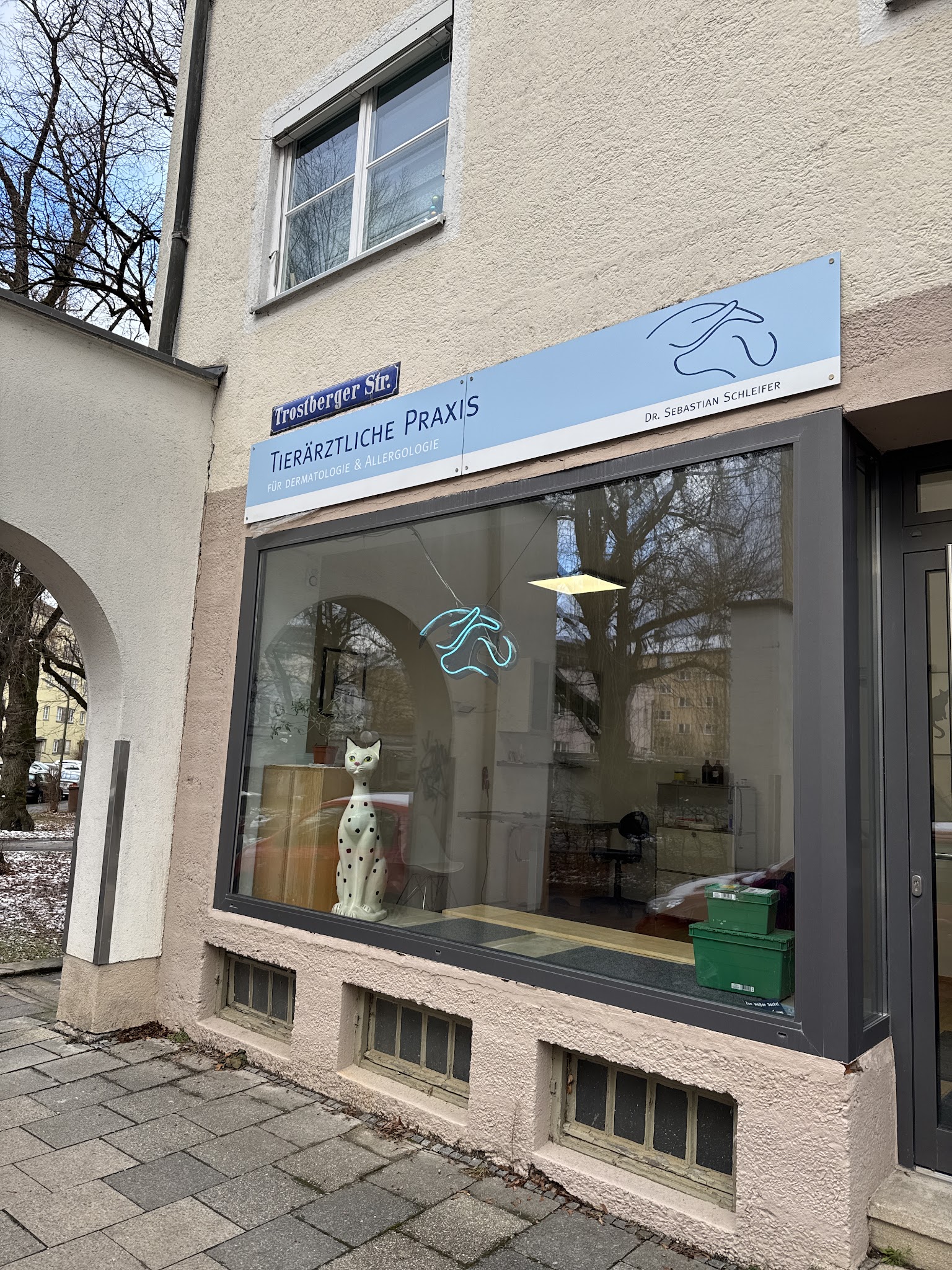 Dr. Sebastian Schleifer