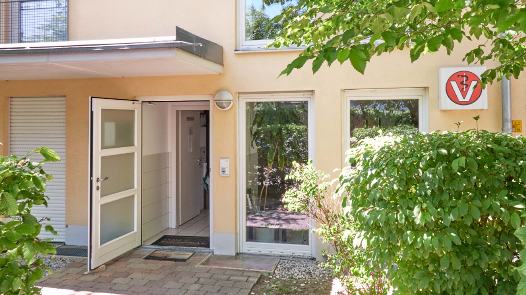 Tierarzt München-Laim: Kleintierpraxis Laimer Tierliebe von Marjolaine Godin