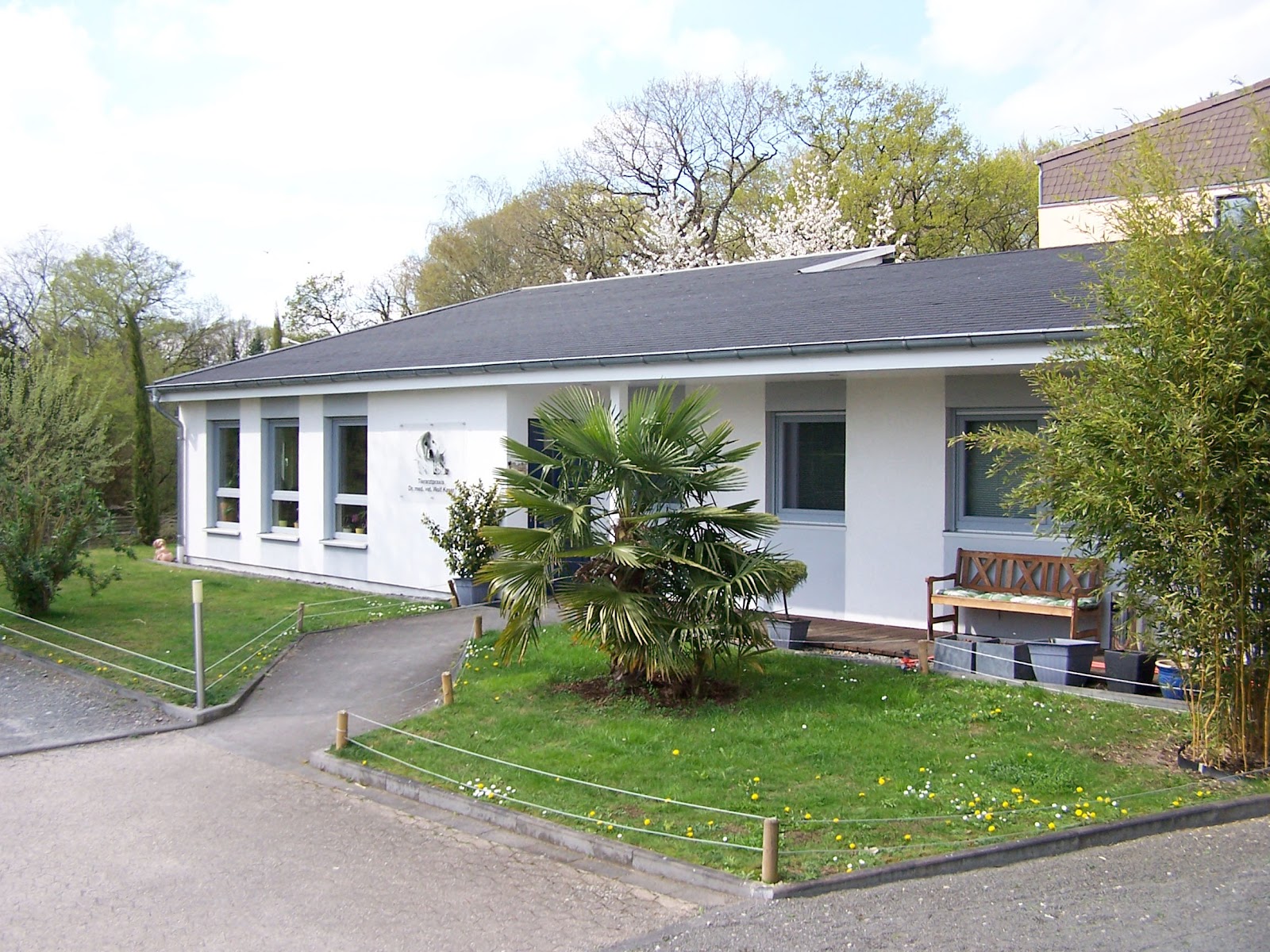 Dr. med. vet. Wolf Kaser - Bergisch Gladbach