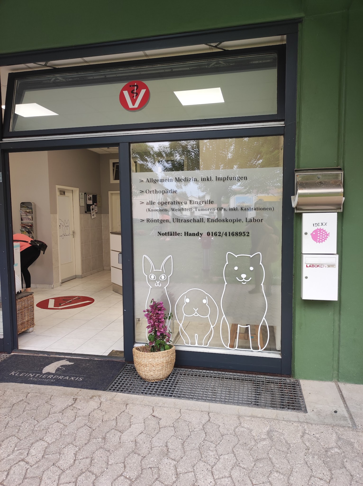 Kleintierpraxis Aschheim, Fachtierarzt f. Kleintiere Ricardo Dohmann – Bild