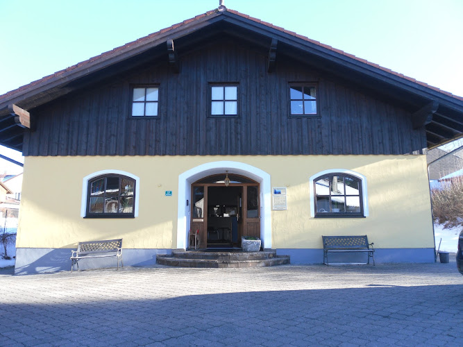 Kleintierpraxis im Woid (ehemals Kleintierpraxis Johanna E. Ederer – Leonhards)